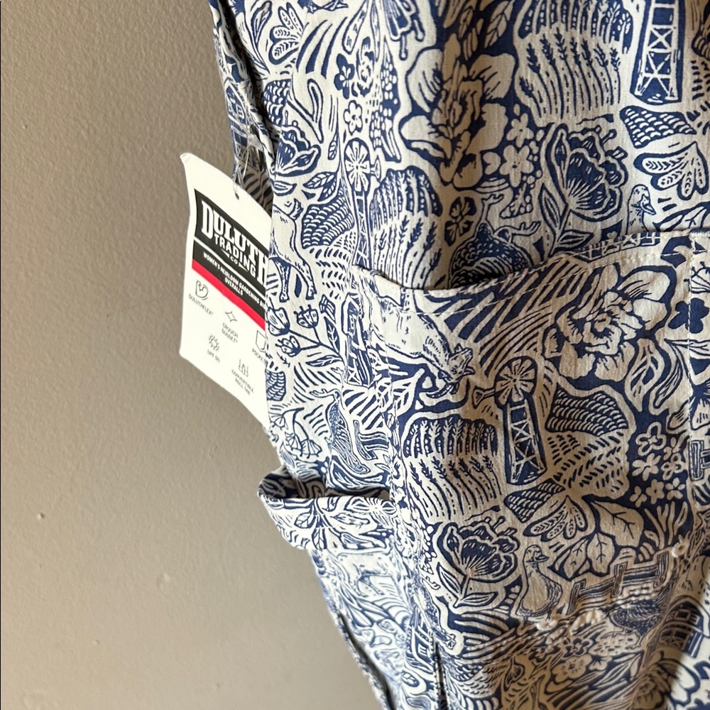 Duluth Trading Co. Blue and White Heirloom Gardening Farm toile Overalls medium - Picture 13 of 15